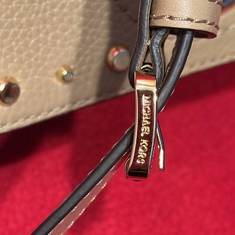 Price Firm Michael Kors Samira Tan Gold Studded Leather Flap Messenger Crossbody - Picture 7 of 13